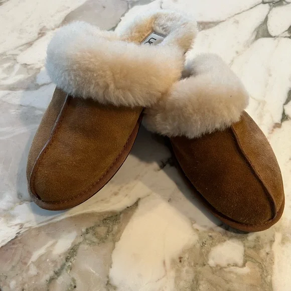UGG | Shoes | Ugg Brown And Cream Sheepskin Slippers | Poshmark display picture 3